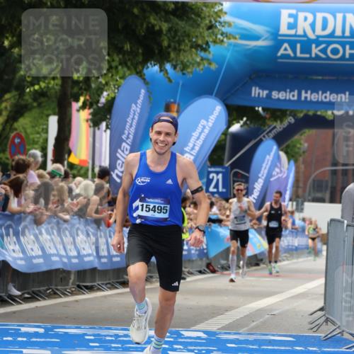 29.06.2025 - hella hamburg halbmarathon Strokosch-Dieckow http://msf.ph/oto/8294321 29.06.2025 10:18:41 Ziel 15495 meine-sportfotos.de