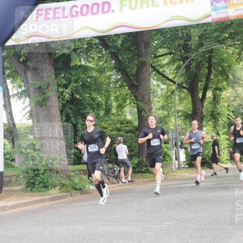 29.06.2025 - hella hamburg halbmarathon KatJ http://msf.ph/oto/8294324 29.06.2025 10:13:20 Zwischen KM18-KM19 7834, 7862 meine-sportfotos.de