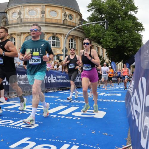 29.06.2025 - hella hamburg halbmarathon Strokosch-Dieckow http://msf.ph/oto/8294405 29.06.2025 10:51:14 Ziel 1366, 1461, 1817, 2364, 2636, 2718, 4404, 4814, 4967, 5600, 6027, 6657, 6776, 8316, 8930, 8989, 9476, 10480, 10667, 10868, 11124, 11512, 11625, 11733, 12016, 13047, 13073, 14865, 14994, 15480, 17530, 17823, 18019, 18489 meine-sportfotos.de