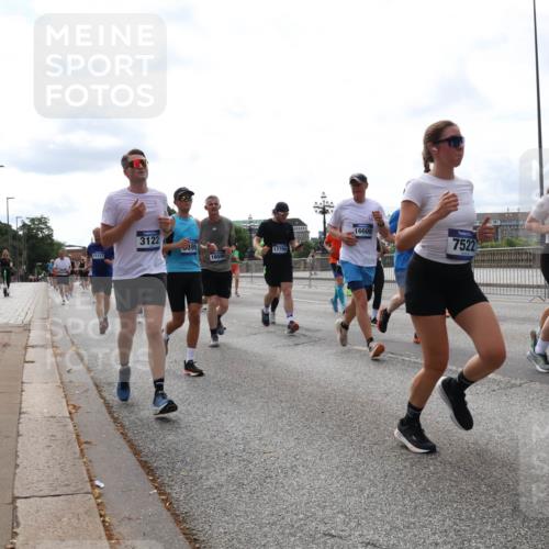 29.06.2025 - hella hamburg halbmarathon Lena Gebhardt http://msf.ph/oto/8294410 29.06.2025 10:21:27 Lombardsbrücke 11117, 3122, 395, 16586, 17799, 16600, 7522, 2635, 1028, 1072, 1266, 1401, 1658, 1668, 2271, 2383, 2635, 2815, 2956, 2986, 3122, 3161, 3453, 3770, 3813, 3817, 3825, 3826, 4375, 4376, 4697, 4786, 5061, 5122, 5373, 5395, 5412, 5493, 5759, 5767, 5957, 6086, 6103, 6275, 6308, 6844, 7228, 7375, 7522, 7553, 7608, 7612, 7781, 8095, 8286, 8726, 8844, 8896, 9100, 9108, 9369, 9483, 9499, 9501, 9532, 9624, 10374, 10585, 10602, 10874, 11698, 12175, 12694, 13057, 13508 meine-sportfotos.de