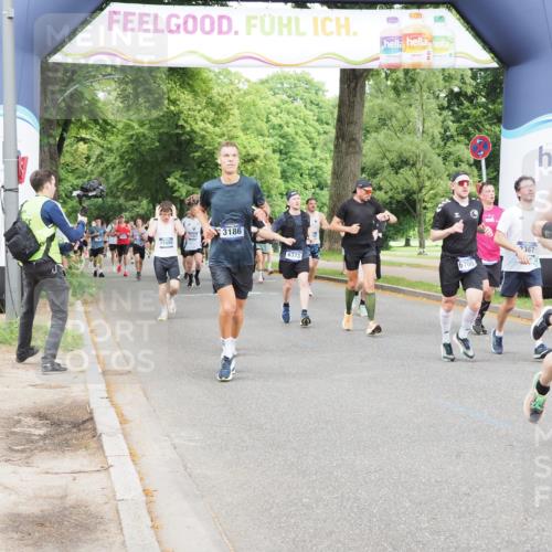 29.06.2025 - hella hamburg halbmarathon MichiJ http://msf.ph/oto/8294480 29.06.2025 10:33:59 Zwischen KM18-KM19 1139, 2367, 3186, 3477, 5129, 6054, 6373, 6700, 7204, 9710, 11773, 11809, 11936, 12084, 12808, 16513, 17674, 18878 meine-sportfotos.de