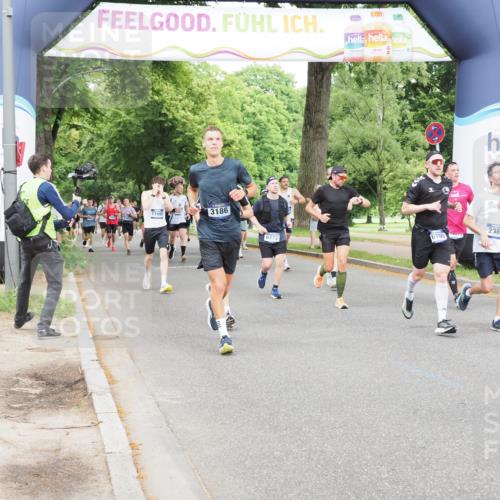 29.06.2025 - hella hamburg halbmarathon MichiJ http://msf.ph/oto/8294494 29.06.2025 10:33:59 Zwischen KM18-KM19 1139, 2367, 3186, 3477, 5129, 6054, 6373, 6700, 7204, 9710, 11773, 11809, 11936, 12084, 12808, 16513, 17674, 18878 meine-sportfotos.de