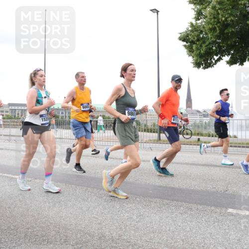 29.06.2025 - hella hamburg halbmarathon Lena Gebhardt http://msf.ph/oto/8294506 29.06.2025 10:56:02 Lombardsbrücke 4470, 17168, 1528, 9865, 9861, 611, 1616, 1738, 1909, 2095, 2793, 3101, 3244, 3257, 3268, 4083, 4265, 4354, 4470, 4473, 4836, 4896, 5220, 5222, 5306, 5575, 5580, 5757, 5994, 6055, 6056, 6113, 6257, 6494, 6594, 6968, 7025, 7028, 7516, 7548, 7616, 7969, 8005, 8110, 8305, 8517, 8527, 8532, 8533, 8648, 9435, 9548, 9606, 9838, 9861, 9865, 9948, 9953, 9956, 10094, 10436, 10438, 10449, 10593, 10640, 10740, 10784, 10987, 11903, 11962, 11963, 12695 meine-sportfotos.de