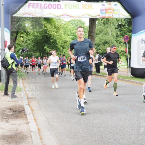 29.06.2025 - hella hamburg halbmarathon MichiJ http://msf.ph/oto/8294555 29.06.2025 10:33:59 Zwischen KM18-KM19 1139, 2367, 3186, 3477, 5129, 6054, 6373, 6700, 7204, 9710, 11773, 11809, 11936, 12084, 12808, 16513, 17674, 18878 meine-sportfotos.de