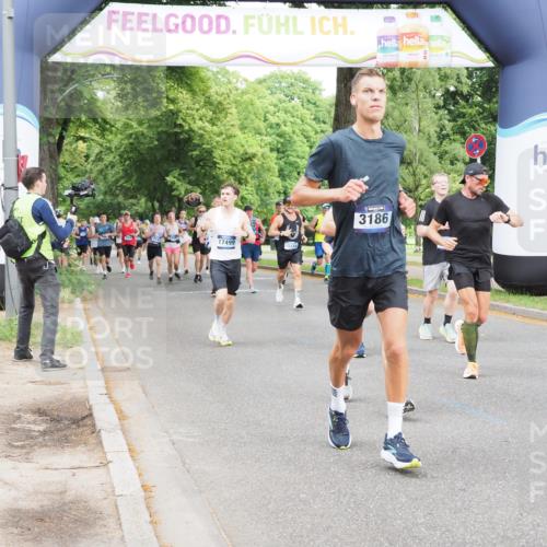 29.06.2025 - hella hamburg halbmarathon MichiJ http://msf.ph/oto/8294577 29.06.2025 10:34:00 Zwischen KM18-KM19 1139, 2367, 3186, 5129, 6054, 6373, 6700, 7204, 9710, 11773, 11809, 11936, 12084, 15133, 15636, 16513, 16624, 17674, 18878 meine-sportfotos.de