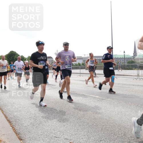 29.06.2025 - hella hamburg halbmarathon Lena Gebhardt http://msf.ph/oto/8294644 29.06.2025 10:36:36 Lombardsbrücke 9918, 8498, 13445, 0112, 155, 1690, 1008, 1010, 1102, 1118, 1224, 1835, 1948, 1952, 2124, 2552, 2588, 3398, 3404, 3428, 3699, 3741, 3873, 3895, 4084, 4245, 4442, 4618, 4762, 4937, 4996, 5012, 5246, 5427, 5540, 5573, 5666, 5747, 5789, 5809, 5919, 6092, 6093, 6156, 6190, 6359, 6417, 6667, 6896, 7086, 7111, 7140, 7275, 7575, 7576, 7632, 7773, 8498, 8499, 8530, 8581, 8936, 8937, 8945, 9115, 9117, 9229, 9295, 9500, 9694, 13265, 15077, 17156, 17807, 18152, 18488 meine-sportfotos.de