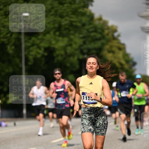 29.06.2025 - hella hamburg halbmarathon Dr. Thomas Lammeyer http://msf.ph/oto/8294661 29.06.2025 10:16:12 Kennedybrücke 1249, 1610, 1785, 1790, 1850, 1851, 2963, 2964, 3182, 3248, 3262, 3746, 4453, 4499, 5166, 5176, 6822, 6871, 6966, 7907, 8206, 8207, 8971, 9119, 9253, 9405, 9428, 10685 meine-sportfotos.de