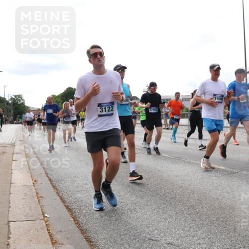 29.06.2025 - hella hamburg halbmarathon Lena Gebhardt http://msf.ph/oto/8294685 29.06.2025 10:21:27 Lombardsbrücke 11117, 2271, 3122, 395, 17799, 16600, 1028, 1072, 1266, 1401, 1658, 1668, 2271, 2383, 2635, 2815, 2956, 2986, 3122, 3161, 3453, 3770, 3813, 3817, 3825, 3826, 4375, 4376, 4697, 4786, 5061, 5122, 5373, 5395, 5412, 5493, 5759, 5767, 5957, 6086, 6103, 6275, 6308, 6844, 7228, 7375, 7522, 7553, 7608, 7612, 7781, 8095, 8286, 8726, 8844, 8896, 9100, 9108, 9369, 9483, 9499, 9501, 9532, 9624, 10374, 10585, 10602, 10874, 11698, 12175, 12694, 13057, 13508 meine-sportfotos.de