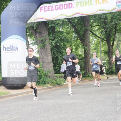 29.06.2025 - hella hamburg halbmarathon KatJ http://msf.ph/oto/8294715 29.06.2025 10:13:21 Zwischen KM18-KM19 2618, 7834, 7862 meine-sportfotos.de
