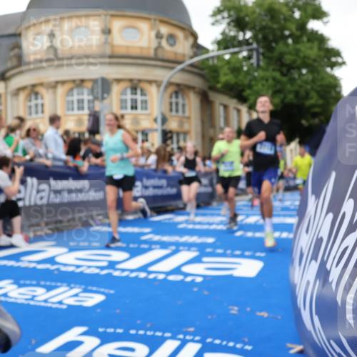 29.06.2025 - hella hamburg halbmarathon Strokosch-Dieckow http://msf.ph/oto/8294730 29.06.2025 10:51:21 Ziel 1461, 1817, 2364, 2411, 2636, 2718, 2946, 4814, 5820, 6657, 6776, 7943, 8316, 8930, 8989, 9214, 9476, 9656, 10480, 10667, 11124, 11422, 11512, 12016, 13047, 13792, 14865, 14994, 15871, 15950, 16357, 17131, 18019, 18489 meine-sportfotos.de