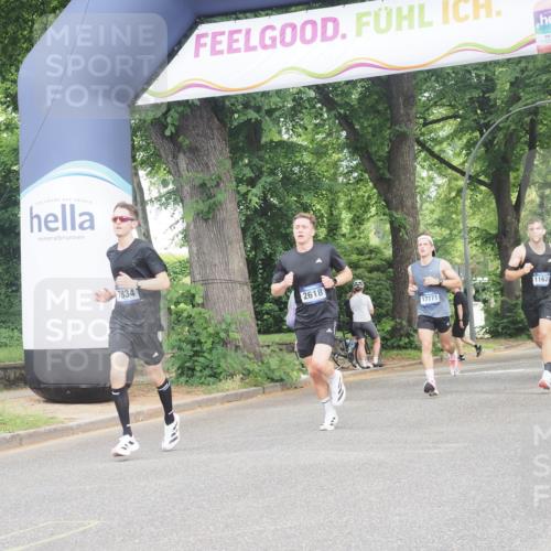 29.06.2025 - hella hamburg halbmarathon KatJ http://msf.ph/oto/8294761 29.06.2025 10:13:21 Zwischen KM18-KM19 2618, 7834, 7862 meine-sportfotos.de