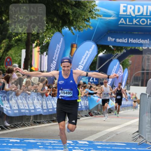 29.06.2025 - hella hamburg halbmarathon Strokosch-Dieckow http://msf.ph/oto/8294769 29.06.2025 10:18:40 Ziel 15495 meine-sportfotos.de