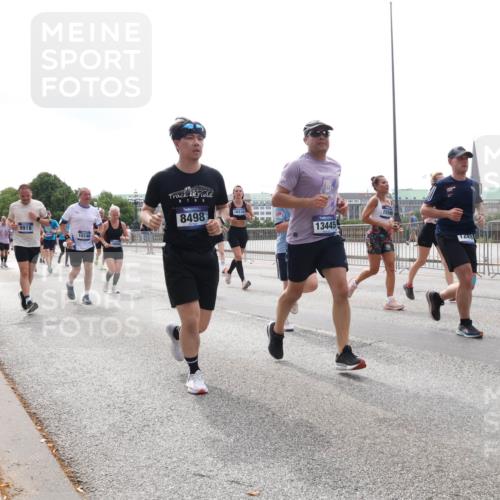 29.06.2025 - hella hamburg halbmarathon Lena Gebhardt http://msf.ph/oto/8294783 29.06.2025 10:36:36 Lombardsbrücke 9918, 10146, 8498, 16239, 13445, 1249, 1008, 1010, 1102, 1118, 1224, 1835, 1948, 1952, 2124, 2552, 2588, 3398, 3404, 3428, 3699, 3741, 3873, 3895, 4084, 4245, 4442, 4618, 4762, 4937, 4996, 5012, 5246, 5427, 5540, 5573, 5666, 5747, 5789, 5809, 5919, 6092, 6093, 6156, 6190, 6359, 6417, 6667, 6896, 7086, 7111, 7140, 7275, 7575, 7576, 7632, 7773, 8498, 8499, 8530, 8581, 8936, 8937, 8945, 9115, 9117, 9229, 9295, 9500, 9694, 13265, 15077, 17156, 17807, 18152, 18488 meine-sportfotos.de