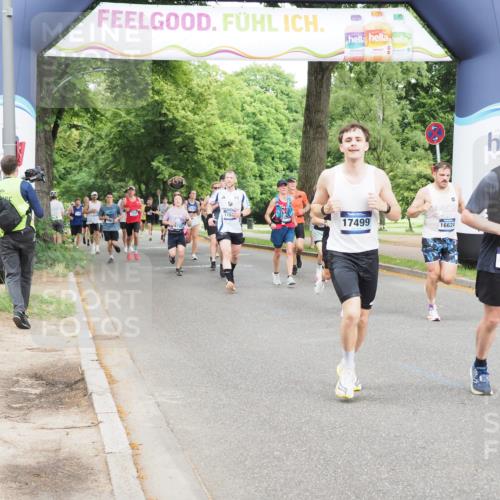 29.06.2025 - hella hamburg halbmarathon MichiJ http://msf.ph/oto/8294806 29.06.2025 10:34:01 Zwischen KM18-KM19 1139, 2048, 2367, 3186, 5129, 6054, 6373, 6700, 9710, 11773, 11809, 11936, 12084, 15133, 15636, 16513, 16624, 17499, 17674, 18878 meine-sportfotos.de