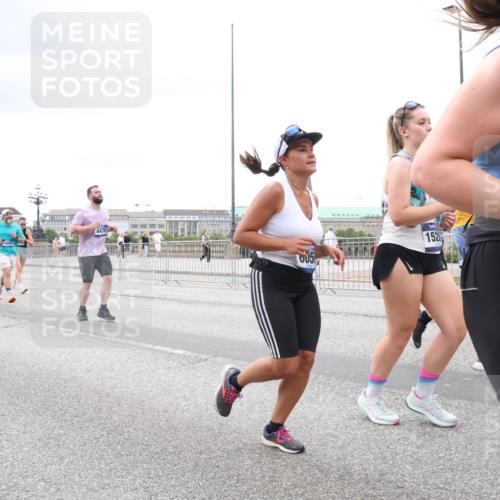 29.06.2025 - hella hamburg halbmarathon Lena Gebhardt http://msf.ph/oto/8294808 29.06.2025 10:56:03 Lombardsbrücke 42, 14492, 4470, 152, 1616, 1738, 1909, 2095, 2793, 3101, 3244, 3257, 3268, 4083, 4265, 4354, 4470, 4473, 4836, 4896, 5220, 5222, 5306, 5575, 5580, 5757, 5994, 6055, 6056, 6113, 6257, 6494, 6594, 6968, 7025, 7028, 7516, 7548, 7616, 7969, 8005, 8110, 8305, 8517, 8527, 8532, 8533, 8648, 9435, 9548, 9606, 9838, 9861, 9865, 9948, 9953, 9956, 10094, 10436, 10438, 10449, 10593, 10640, 10740, 10784, 10987, 11903, 11962, 11963, 12695 meine-sportfotos.de