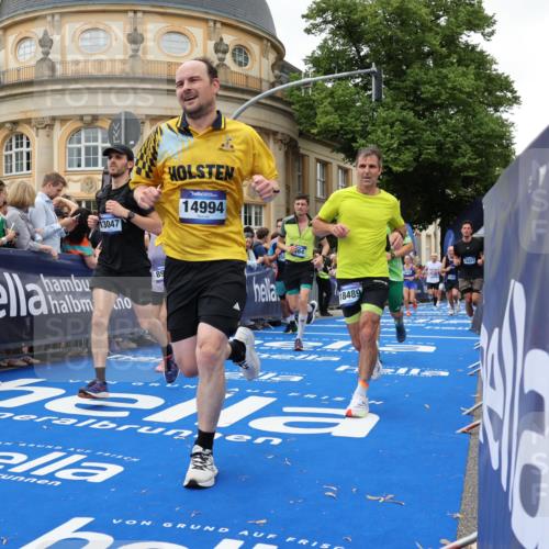 29.06.2025 - hella hamburg halbmarathon Strokosch-Dieckow http://msf.ph/oto/8294822 29.06.2025 10:51:23 Ziel 1335, 1817, 2364, 2411, 2636, 2718, 2946, 4814, 5820, 6657, 6776, 7943, 8316, 8989, 9214, 9656, 10480, 10667, 11124, 11422, 12016, 13047, 13403, 13792, 14865, 14994, 15871, 15950, 16357, 17131, 18019, 18489 meine-sportfotos.de