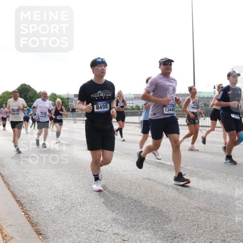 29.06.2025 - hella hamburg halbmarathon Lena Gebhardt http://msf.ph/oto/8294849 29.06.2025 10:36:36 Lombardsbrücke 9918, 10146, 8498, 16239, 13445, 15568, 1249, 1008, 1010, 1102, 1118, 1224, 1835, 1948, 1952, 2124, 2552, 2588, 3398, 3404, 3428, 3699, 3741, 3873, 3895, 4084, 4245, 4442, 4618, 4762, 4937, 4996, 5012, 5246, 5427, 5540, 5573, 5666, 5747, 5789, 5809, 5919, 6092, 6093, 6156, 6190, 6359, 6417, 6667, 6896, 7086, 7111, 7140, 7275, 7575, 7576, 7632, 7773, 8498, 8499, 8530, 8581, 8936, 8937, 8945, 9115, 9117, 9229, 9295, 9500, 9694, 13265, 15077, 17156, 17807, 18152, 18488 meine-sportfotos.de