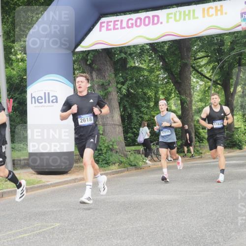29.06.2025 - hella hamburg halbmarathon KatJ http://msf.ph/oto/8294882 29.06.2025 10:13:22 Zwischen KM18-KM19 2618, 7834, 7862 meine-sportfotos.de