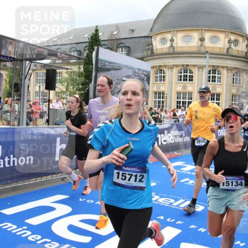 29.06.2025 - hella hamburg halbmarathon Michael Strokosch http://msf.ph/oto/8294898 29.06.2025 10:56:50 Ziel 2378, 3836, 8825, 8996, 13816, 14369, 14461, 15134, 15431, 15712, 16008, 16009, 16043, 16121, 16679, 17133, 18634 meine-sportfotos.de