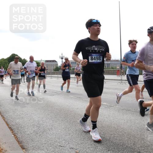 29.06.2025 - hella hamburg halbmarathon Lena Gebhardt http://msf.ph/oto/8294906 29.06.2025 10:36:37 Lombardsbrücke 9918, 10146, 10024, 10112, 8498, 13445, 1, 1102, 1118, 1224, 1253, 1835, 1948, 1952, 1954, 2124, 2552, 2588, 3398, 3404, 3428, 3699, 3741, 3873, 3895, 4084, 4245, 4442, 4618, 4762, 4937, 4996, 5012, 5246, 5427, 5540, 5573, 5747, 5789, 5809, 5919, 6092, 6093, 6156, 6190, 6359, 6417, 6667, 6896, 7111, 7140, 7575, 7576, 7632, 7773, 8498, 8499, 8530, 8581, 8936, 8937, 8945, 9115, 9117, 9229, 9295, 9500, 9694, 13265, 15077, 17156, 17807, 18152, 18488 meine-sportfotos.de
