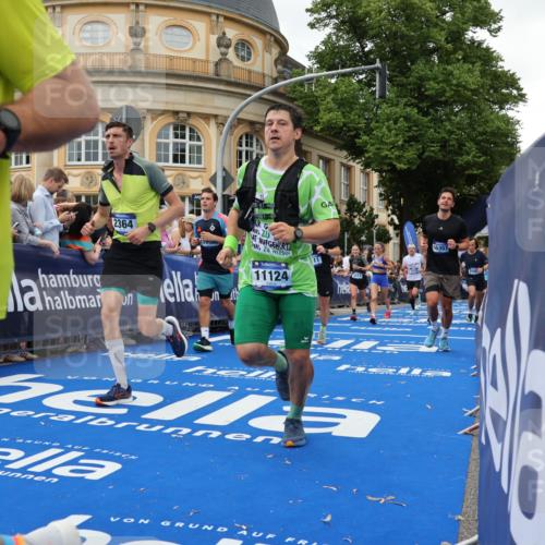 29.06.2025 - hella hamburg halbmarathon Strokosch-Dieckow http://msf.ph/oto/8294911 29.06.2025 10:51:24 Ziel 1335, 1817, 2364, 2411, 2636, 2718, 2946, 4814, 5820, 6776, 7943, 8989, 9214, 9656, 10667, 11124, 11422, 12016, 13047, 13403, 13792, 14865, 14994, 15871, 15950, 16357, 17131, 18489 meine-sportfotos.de