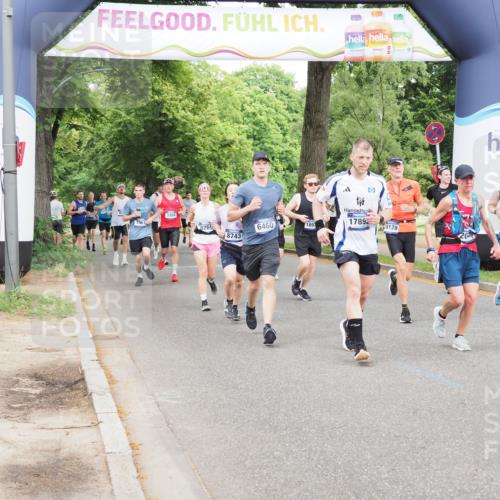 29.06.2025 - hella hamburg halbmarathon MichiJ http://msf.ph/oto/8294948 29.06.2025 10:34:03 Zwischen KM18-KM19 1759, 2048, 2367, 3186, 6054, 6071, 6290, 6373, 6460, 6700, 8269, 8743, 11773, 11809, 12084, 15133, 15636, 16513, 16624, 17499, 17674, 17892, 18878, 18970 meine-sportfotos.de
