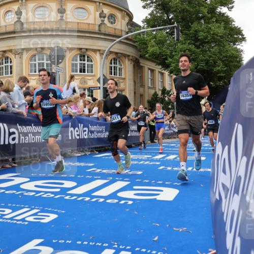 29.06.2025 - hella hamburg halbmarathon Strokosch-Dieckow http://msf.ph/oto/8294958 29.06.2025 10:51:25 Ziel 1335, 2364, 2411, 2636, 2718, 2946, 4814, 5820, 6776, 7943, 8989, 9214, 9656, 10691, 11124, 11422, 13047, 13403, 13792, 14865, 14994, 15871, 15950, 16357, 17131, 18489 meine-sportfotos.de