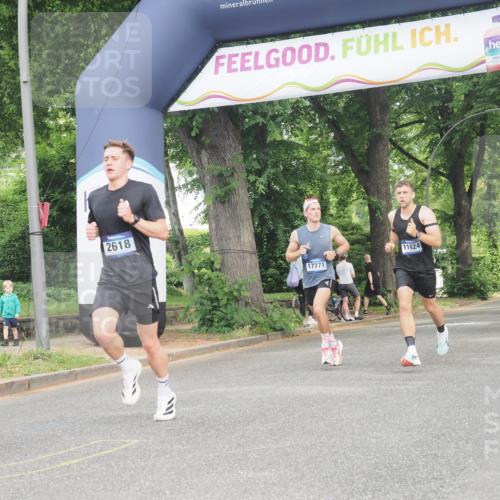 29.06.2025 - hella hamburg halbmarathon KatJ http://msf.ph/oto/8294961 29.06.2025 10:13:22 Zwischen KM18-KM19 2618, 7834, 7862 meine-sportfotos.de