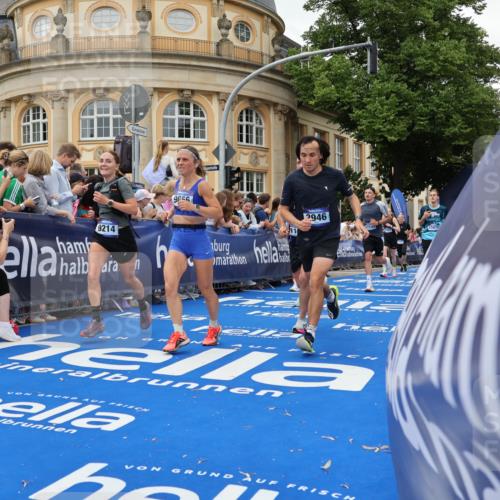 29.06.2025 - hella hamburg halbmarathon Strokosch-Dieckow http://msf.ph/oto/8295012 29.06.2025 10:51:27 Ziel 1335, 2364, 2411, 2946, 5820, 7943, 8989, 9214, 9656, 10691, 11124, 11422, 13047, 13403, 13792, 14994, 15871, 15950, 16357, 17131, 18489 meine-sportfotos.de
