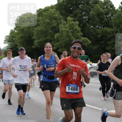 29.06.2025 - hella hamburg halbmarathon Jannik Wohlers http://msf.ph/oto/8295015 29.06.2025 10:36:40 Lombardsbrücke 1253, 1339, 1488, 1490, 1597, 1952, 1954, 2031, 2072, 2104, 2272, 2480, 3127, 3165, 3714, 3895, 4347, 4733, 5224, 5538, 5640, 5786, 6172, 6359, 6584, 6804, 7202, 7707, 8007, 8257, 8258, 8315, 8758, 9054, 9055, 10862, 10931, 11246, 11831, 11843, 12087, 12103, 12184, 12218, 12302, 12463, 12532, 13165, 13695, 13970, 13971, 14202, 14396, 14779, 14915, 15106, 15353, 15475, 15907, 16192, 16304, 16309, 16782, 16885, 17388, 17504, 17591, 17687, 17688, 17794, 18578 meine-sportfotos.de