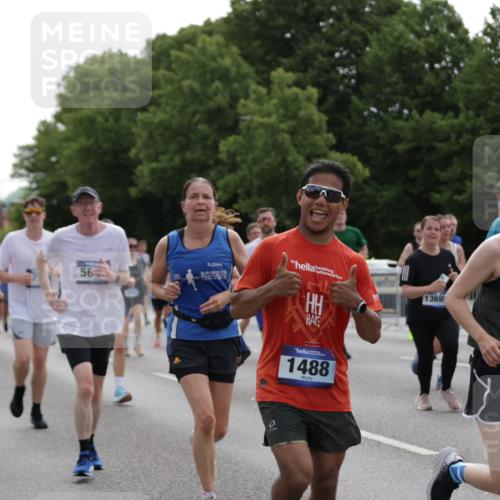 29.06.2025 - hella hamburg halbmarathon Jannik Wohlers http://msf.ph/oto/8295063 29.06.2025 10:36:40 Lombardsbrücke 1253, 1339, 1488, 1490, 1597, 1952, 1954, 2031, 2072, 2104, 2272, 2480, 3127, 3165, 3714, 3895, 4347, 4733, 5224, 5538, 5640, 5786, 6172, 6359, 6584, 6804, 7202, 7707, 8007, 8257, 8258, 8315, 8758, 9054, 9055, 10862, 10931, 11246, 11831, 11843, 12087, 12103, 12184, 12218, 12302, 12463, 12532, 13165, 13695, 13970, 13971, 14202, 14396, 14779, 14915, 15106, 15353, 15475, 15907, 16192, 16304, 16309, 16782, 16885, 17388, 17504, 17591, 17687, 17688, 17794, 18578 meine-sportfotos.de
