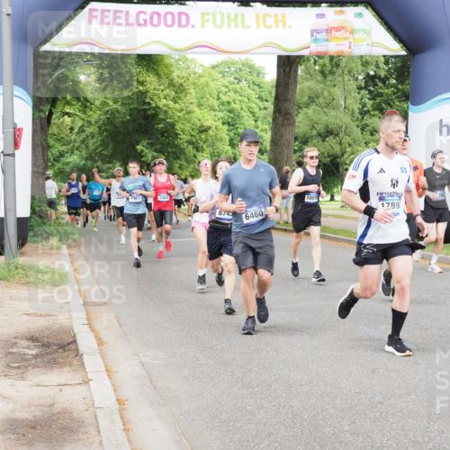 29.06.2025 - hella hamburg halbmarathon MichiJ http://msf.ph/oto/8295071 29.06.2025 10:34:04 Zwischen KM18-KM19 1759, 2048, 2367, 3186, 6054, 6071, 6290, 6373, 6460, 6700, 8269, 8743, 10792, 11773, 11809, 12084, 15133, 15636, 16513, 16624, 17499, 17674, 17892, 18970, 19128 meine-sportfotos.de
