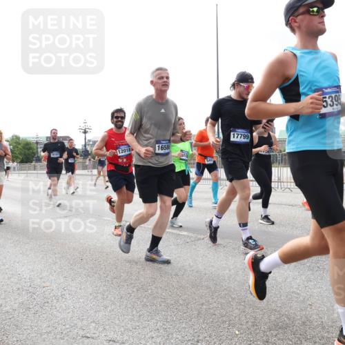 29.06.2025 - hella hamburg halbmarathon Lena Gebhardt http://msf.ph/oto/8295079 29.06.2025 10:21:28 Lombardsbrücke 11117, 2271, 16107, 12018, 16586, 10, 17799, 539, 1028, 1072, 1266, 1401, 1658, 1668, 2271, 2383, 2635, 2815, 2956, 2986, 3122, 3161, 3453, 3770, 3813, 3817, 3825, 3826, 4375, 4376, 4697, 4786, 5061, 5122, 5373, 5395, 5412, 5493, 5759, 5767, 5957, 6086, 6103, 6275, 6308, 6475, 6844, 7228, 7375, 7522, 7553, 7608, 7612, 7781, 8095, 8286, 8715, 8726, 8844, 8896, 9100, 9108, 9369, 9483, 9499, 9501, 9532, 9624, 10374, 10585, 10602, 10874, 11698, 12175, 12694, 13057, 13508 meine-sportfotos.de