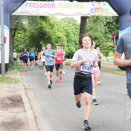 29.06.2025 - hella hamburg halbmarathon MichiJ http://msf.ph/oto/8295198 29.06.2025 10:34:05 Zwischen KM18-KM19 1759, 2048, 2367, 3186, 6054, 6071, 6290, 6373, 6460, 6700, 8023, 8269, 8743, 10792, 11809, 12084, 15133, 15636, 16513, 16624, 17499, 17674, 17892, 18970, 19128 meine-sportfotos.de