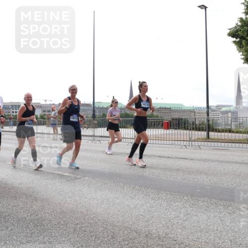 29.06.2025 - hella hamburg halbmarathon Lena Gebhardt http://msf.ph/oto/8295199 29.06.2025 10:36:38 Lombardsbrücke 15077, 9918, 146, 10112, 16239, 1102, 1118, 1224, 1253, 1835, 1948, 1952, 1954, 2124, 2552, 2588, 3398, 3404, 3428, 3699, 3741, 3873, 3895, 4084, 4245, 4442, 4618, 4762, 4937, 4996, 5012, 5246, 5427, 5540, 5573, 5747, 5789, 5809, 5919, 6092, 6093, 6156, 6190, 6359, 6417, 6667, 7111, 7140, 7575, 7576, 7632, 7773, 8498, 8499, 8530, 8581, 8936, 8937, 8945, 9115, 9117, 9229, 9295, 9500, 9694, 13265, 15077, 17156, 17807, 18152, 18488 meine-sportfotos.de