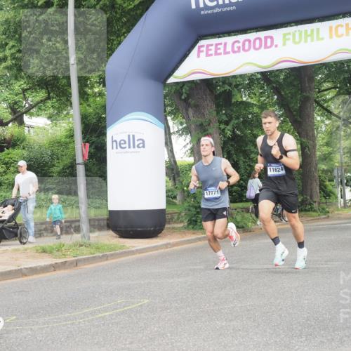 29.06.2025 - hella hamburg halbmarathon KatJ http://msf.ph/oto/8295208 29.06.2025 10:13:23 Zwischen KM18-KM19 2618, 7834, 7862 meine-sportfotos.de