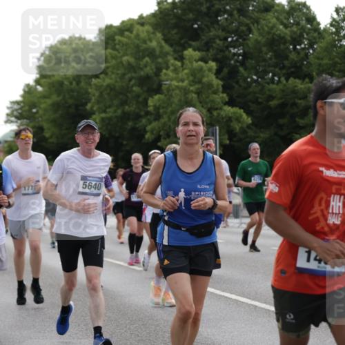 29.06.2025 - hella hamburg halbmarathon Jannik Wohlers http://msf.ph/oto/8295214 29.06.2025 10:36:40 Lombardsbrücke 1253, 1339, 1488, 1490, 1597, 1952, 1954, 2031, 2072, 2104, 2272, 2480, 3127, 3165, 3714, 3895, 4347, 4733, 5224, 5538, 5640, 5786, 6172, 6359, 6584, 6804, 7202, 7707, 8007, 8257, 8258, 8315, 8758, 9054, 9055, 10862, 10931, 11246, 11831, 11843, 12087, 12103, 12184, 12218, 12302, 12463, 12532, 13165, 13695, 13970, 13971, 14202, 14396, 14779, 14915, 15106, 15353, 15475, 15907, 16192, 16304, 16309, 16782, 16885, 17388, 17504, 17591, 17687, 17688, 17794, 18578 meine-sportfotos.de