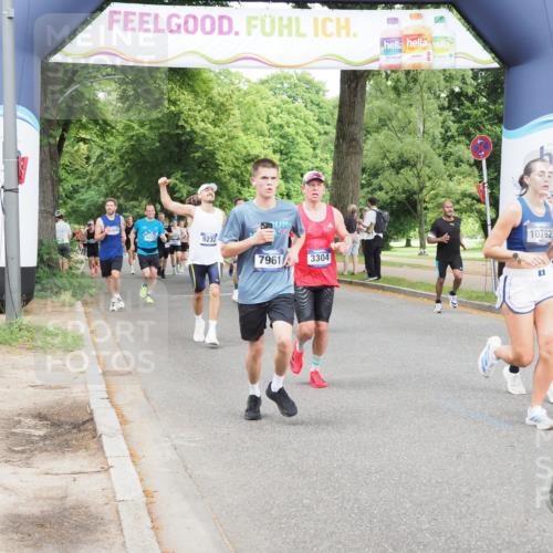 29.06.2025 - hella hamburg halbmarathon MichiJ http://msf.ph/oto/8295247 29.06.2025 10:34:06 Zwischen KM18-KM19 1012, 1759, 2048, 2367, 3186, 3304, 6071, 6290, 6373, 6460, 7961, 8023, 8269, 8743, 9232, 10792, 11809, 12084, 15133, 15636, 16624, 17499, 17674, 17892, 18970, 19128 meine-sportfotos.de