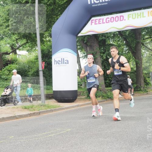 29.06.2025 - hella hamburg halbmarathon KatJ http://msf.ph/oto/8295254 29.06.2025 10:13:23 Zwischen KM18-KM19 2618, 7834, 7862 meine-sportfotos.de