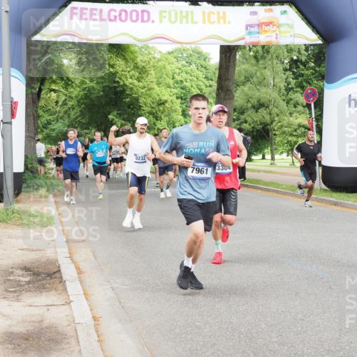 29.06.2025 - hella hamburg halbmarathon MichiJ http://msf.ph/oto/8295261 29.06.2025 10:34:07 Zwischen KM18-KM19 1012, 1759, 2048, 3186, 3304, 6071, 6290, 6373, 6460, 7961, 8023, 8269, 8743, 9232, 10792, 12084, 15133, 15636, 16624, 17499, 17892, 18970, 19128 meine-sportfotos.de