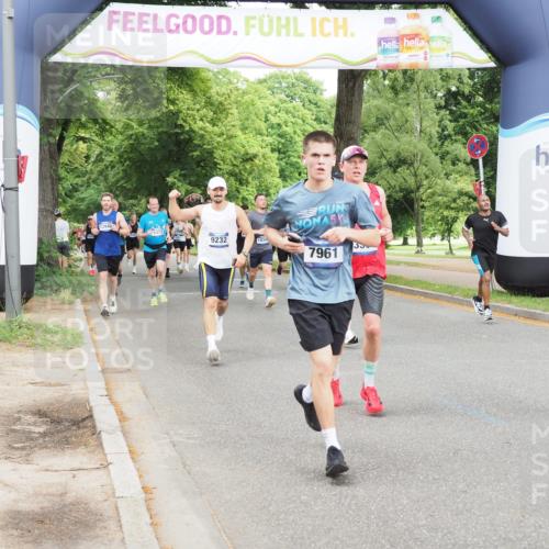 29.06.2025 - hella hamburg halbmarathon MichiJ http://msf.ph/oto/8295271 29.06.2025 10:34:07 Zwischen KM18-KM19 1012, 1759, 2048, 3186, 3304, 6071, 6290, 6373, 6460, 7961, 8023, 8269, 8743, 9232, 10792, 12084, 15133, 15636, 16624, 17499, 17892, 18970, 19128 meine-sportfotos.de