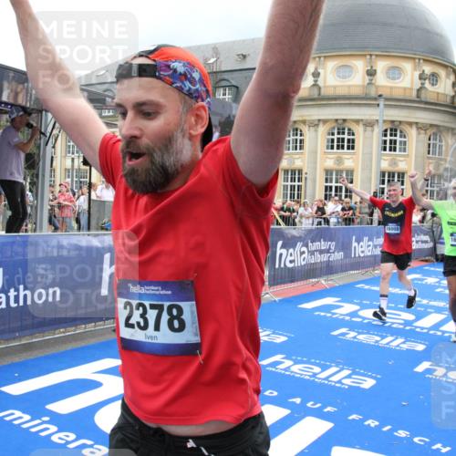29.06.2025 - hella hamburg halbmarathon Michael Strokosch http://msf.ph/oto/8295347 29.06.2025 10:56:54 Ziel 1955, 2378, 2741, 3836, 5418, 6835, 7716, 8825, 13816, 14461, 16008, 16009, 16620, 16679, 17133 meine-sportfotos.de