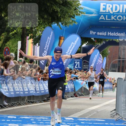 29.06.2025 - hella hamburg halbmarathon Strokosch-Dieckow http://msf.ph/oto/8295362 29.06.2025 10:18:40 Ziel 15495 meine-sportfotos.de