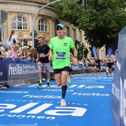 29.06.2025 - hella hamburg halbmarathon Strokosch-Dieckow http://msf.ph/oto/8295389 29.06.2025 10:51:38 Ziel 5008, 6286, 7224, 8819, 10691, 13327, 14012, 14458, 15496, 15727, 15831, 15899, 17682, 19007, 19020, 19053 meine-sportfotos.de
