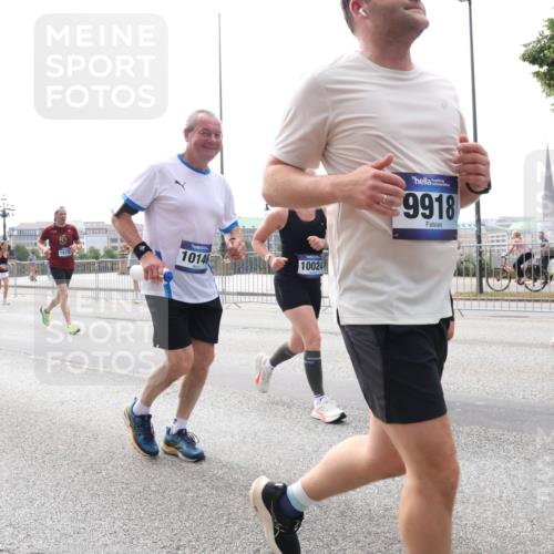 29.06.2025 - hella hamburg halbmarathon Lena Gebhardt http://msf.ph/oto/8295475 29.06.2025 10:36:39 Lombardsbrücke 15077, 8644, 1815, 10146, 10024, 9918, 1102, 1118, 1224, 1253, 1835, 1948, 1952, 1954, 2124, 2552, 2588, 3398, 3404, 3428, 3741, 3873, 3895, 4084, 4245, 4442, 4618, 4762, 4937, 4996, 5012, 5246, 5427, 5540, 5573, 5747, 5789, 5809, 5919, 6092, 6093, 6156, 6190, 6359, 6417, 6667, 7111, 7140, 7575, 7576, 7632, 7773, 8498, 8499, 8530, 8581, 8936, 8937, 8945, 9115, 9117, 9229, 9295, 9500, 9694, 13265, 15077, 17156, 17807, 18152, 18488 meine-sportfotos.de