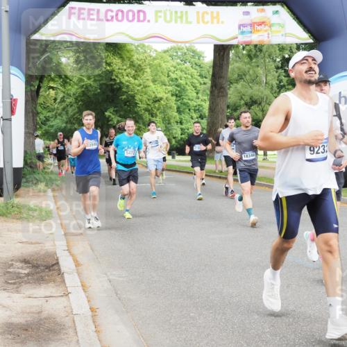 29.06.2025 - hella hamburg halbmarathon MichiJ http://msf.ph/oto/8295489 29.06.2025 10:34:08 Zwischen KM18-KM19 1012, 1759, 2048, 3304, 6071, 6290, 6460, 7961, 8023, 8269, 8743, 9232, 10792, 15133, 15636, 16624, 17499, 17892, 18346, 18970, 19128 meine-sportfotos.de