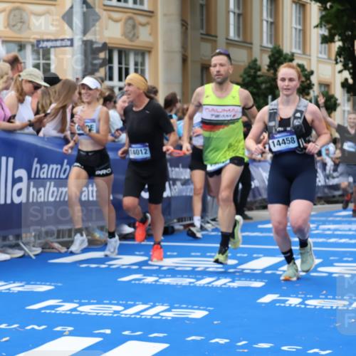 29.06.2025 - hella hamburg halbmarathon Strokosch-Dieckow http://msf.ph/oto/8295551 29.06.2025 10:51:41 Ziel 2396, 5008, 6286, 7224, 8710, 8819, 12224, 13327, 14012, 14458, 15427, 15496, 15727, 15831, 15899, 16907, 17682, 19007, 19020, 19053 meine-sportfotos.de