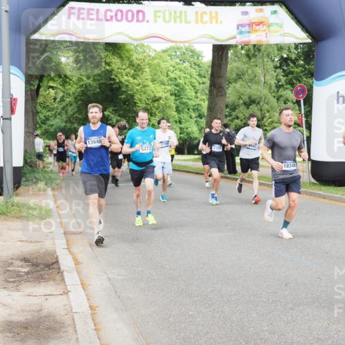 29.06.2025 - hella hamburg halbmarathon MichiJ http://msf.ph/oto/8295567 29.06.2025 10:34:09 Zwischen KM18-KM19 1012, 1759, 2048, 2189, 3304, 4949, 5472, 6071, 6290, 6460, 7961, 8023, 8269, 8743, 9232, 10792, 13940, 17499, 17892, 18346, 18970, 19128 meine-sportfotos.de