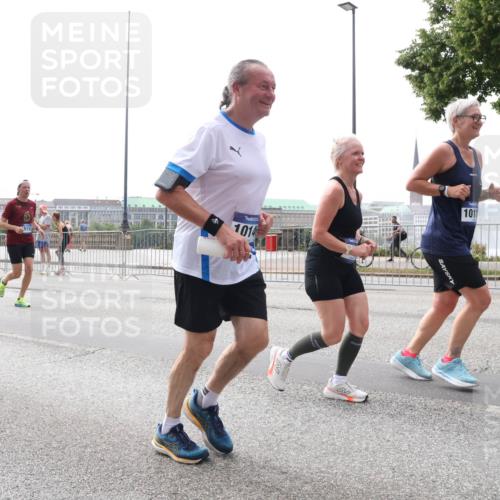 29.06.2025 - hella hamburg halbmarathon Lena Gebhardt http://msf.ph/oto/8295586 29.06.2025 10:36:40 Lombardsbrücke 15077, 5, 152, 1014, 1011, 1102, 1118, 1224, 1253, 1835, 1948, 1952, 1954, 2124, 2552, 2588, 3165, 3398, 3404, 3428, 3741, 3873, 3895, 4084, 4245, 4442, 4618, 4762, 4937, 4996, 5012, 5246, 5427, 5540, 5573, 5747, 5789, 5809, 5919, 6092, 6093, 6156, 6190, 6359, 6417, 6667, 7140, 7575, 7576, 7632, 7773, 8498, 8499, 8530, 8936, 8937, 8945, 9115, 9117, 9229, 9295, 9500, 9694, 13265, 15077, 17156, 17807, 18152, 18488 meine-sportfotos.de