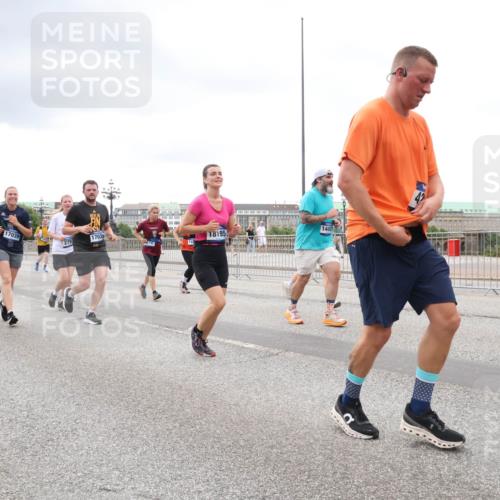 29.06.2025 - hella hamburg halbmarathon Lena Gebhardt http://msf.ph/oto/8295588 29.06.2025 10:56:05 Lombardsbrücke 1449, 17039, 17038, 18195, 279, 1113, 1738, 1909, 2095, 2793, 3101, 3244, 3257, 3268, 4083, 4265, 4354, 4470, 4473, 4836, 4896, 5220, 5222, 5306, 5575, 5580, 5693, 5757, 5994, 6055, 6056, 6113, 6257, 6494, 6594, 6968, 7025, 7028, 7516, 7616, 7969, 8005, 8110, 8305, 8517, 8527, 8532, 8533, 8648, 9435, 9548, 9606, 9838, 9861, 9865, 9948, 9953, 9956, 10094, 10436, 10438, 10449, 10593, 10640, 10740, 10784, 10987, 11903, 11962, 11963, 12695 meine-sportfotos.de